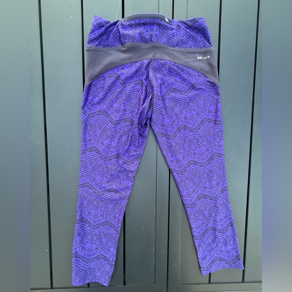 Nike Dri-FIT Purple Zig Zag Running Leggings Reflective Tights Crop Women’s XS - Picture 3 of 6